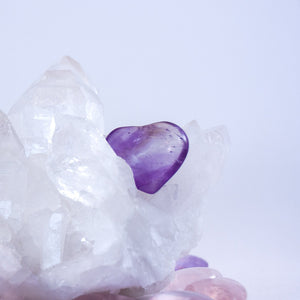 Open image in slideshow, small amethyst high frequency crystal heart with traces of citrine, making it ametrine.
