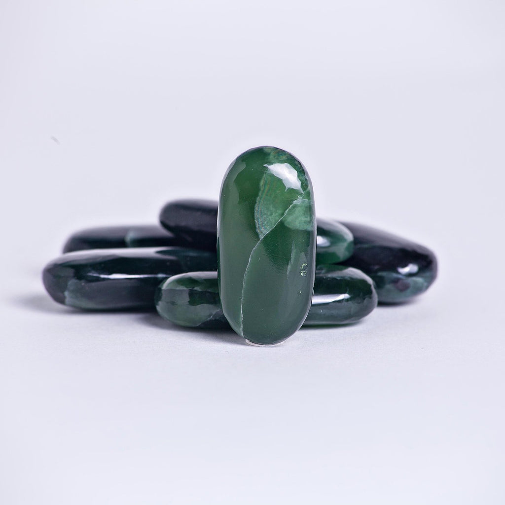 green kyanite stone